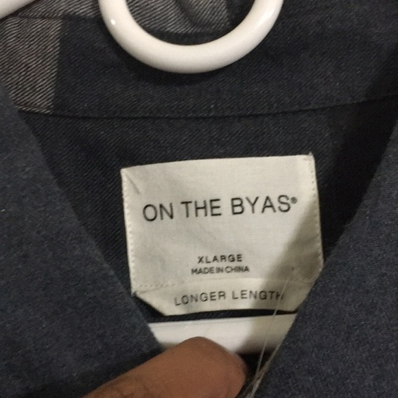 Sleeveless Button Up - Picture 3 of 4